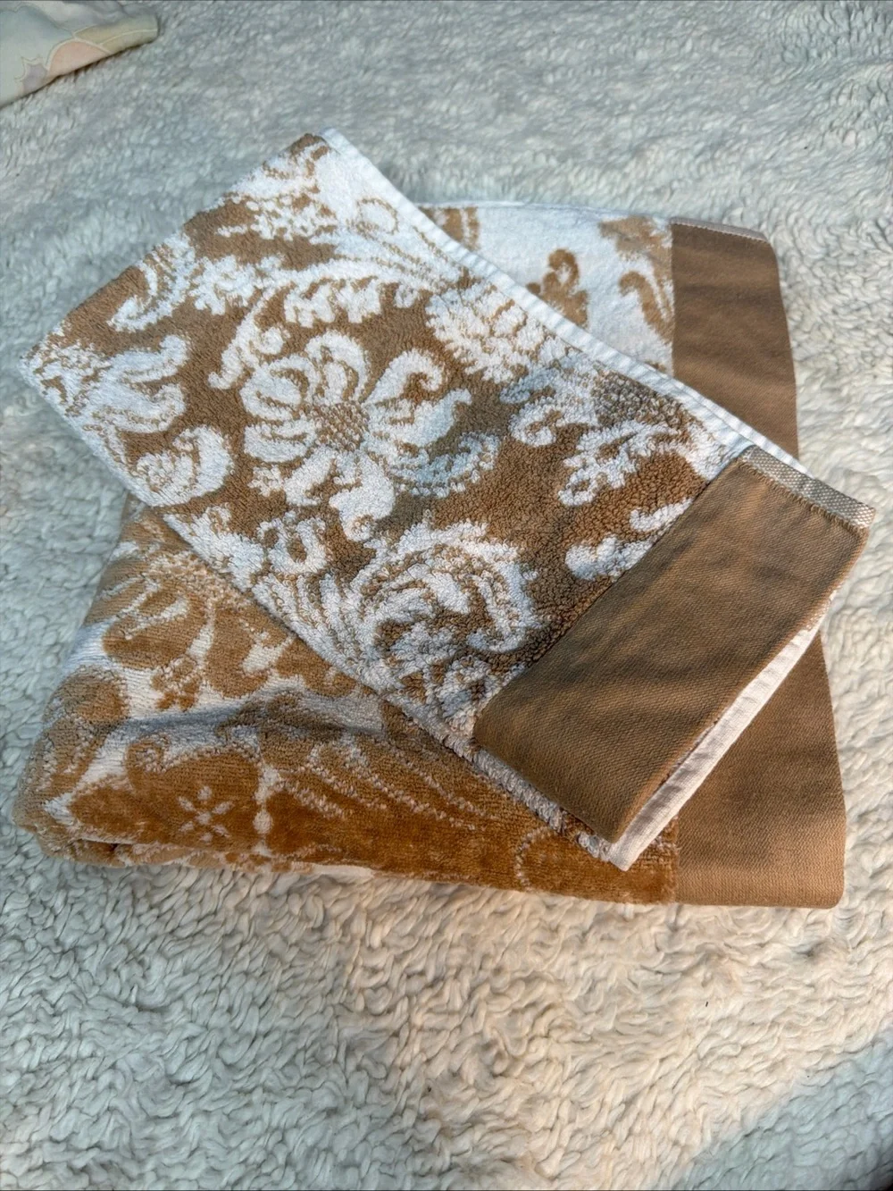 Bianca Exclusive 100% Cotton 3 piece Damask Pattern Towel Set in Beige and White